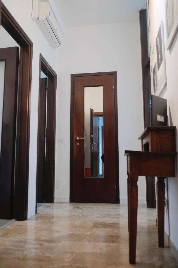 Orea Spiti - Drawings In Teodosio Appartement *